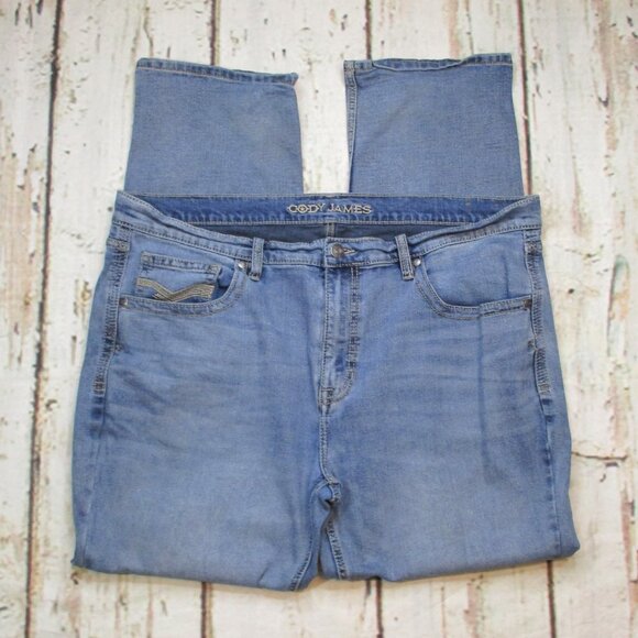 Cody James Light Hacienda Wash Distressed Straight Western Jeans - Picture 2 of 6